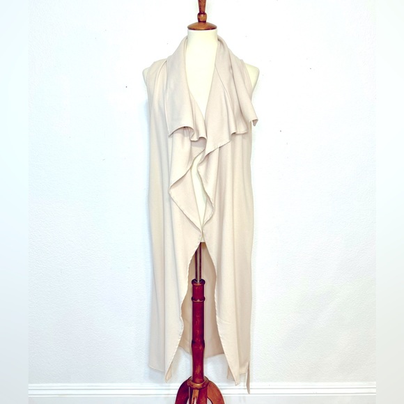 Nude Duster Vest - Picture 2 of 7